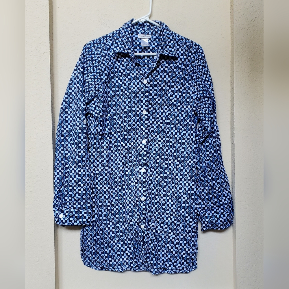 Tommy Bahama Indigo Cowrie Boyfriend Shirt. Size Large - Picture 1 of 6